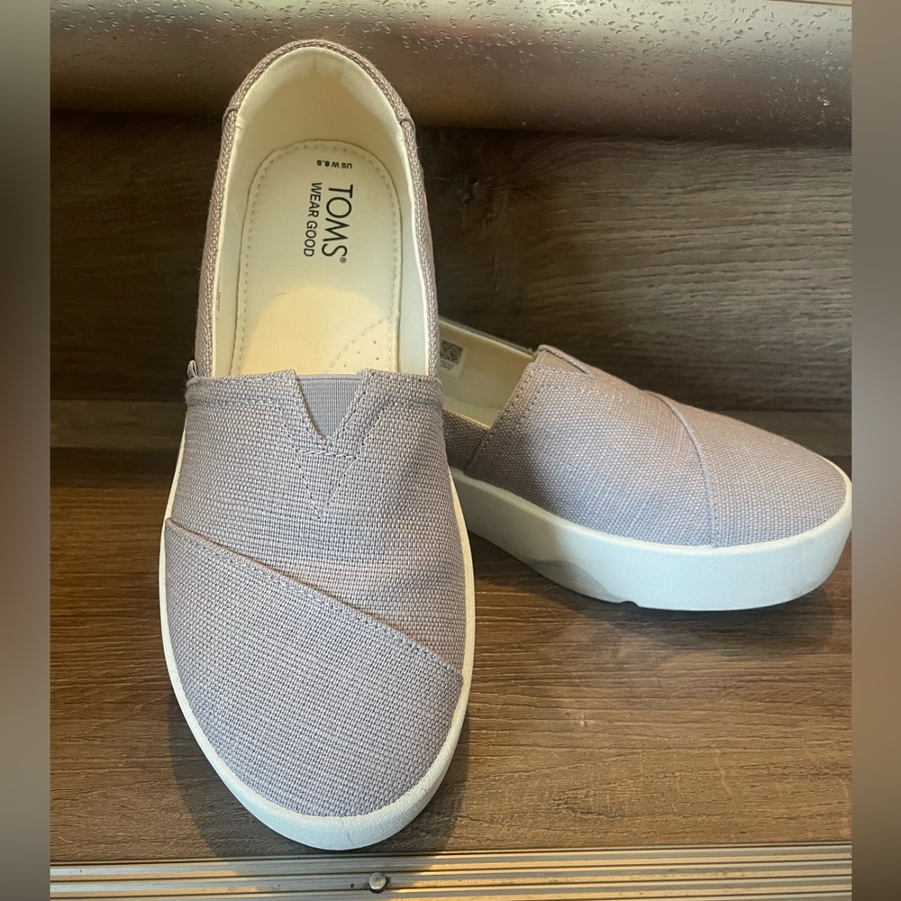 Tom’s  Kameron Platform slip on